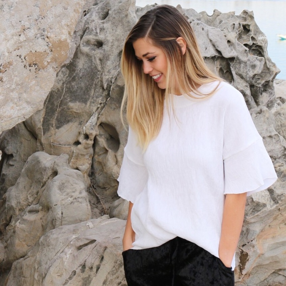 white crinkled top - Picture 2 of 5